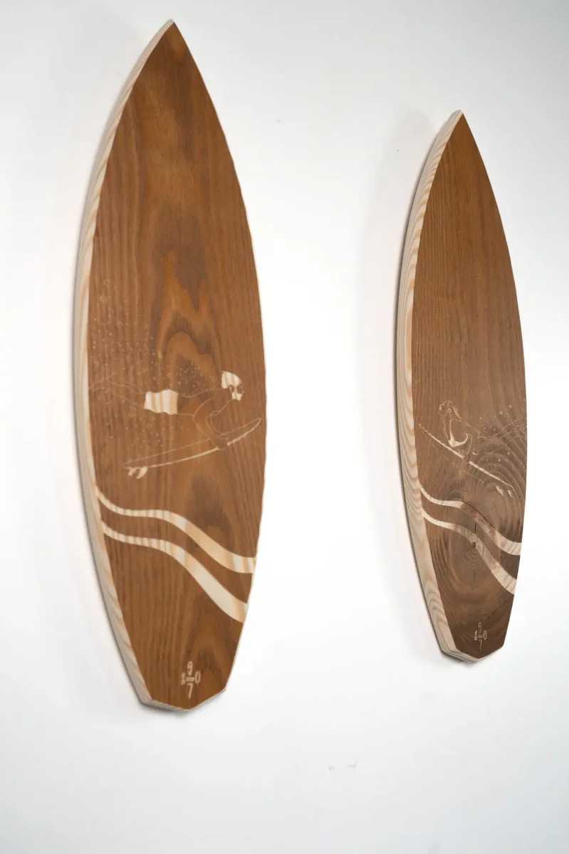 Planche de surf déco « Surfeuse et Surfeur » – Image 4