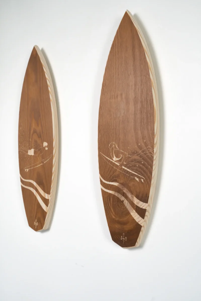 Planche de surf déco « Surfeuse et Surfeur »